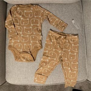 NWT GAP Long Sleeve Bodysuit & Matching Pants